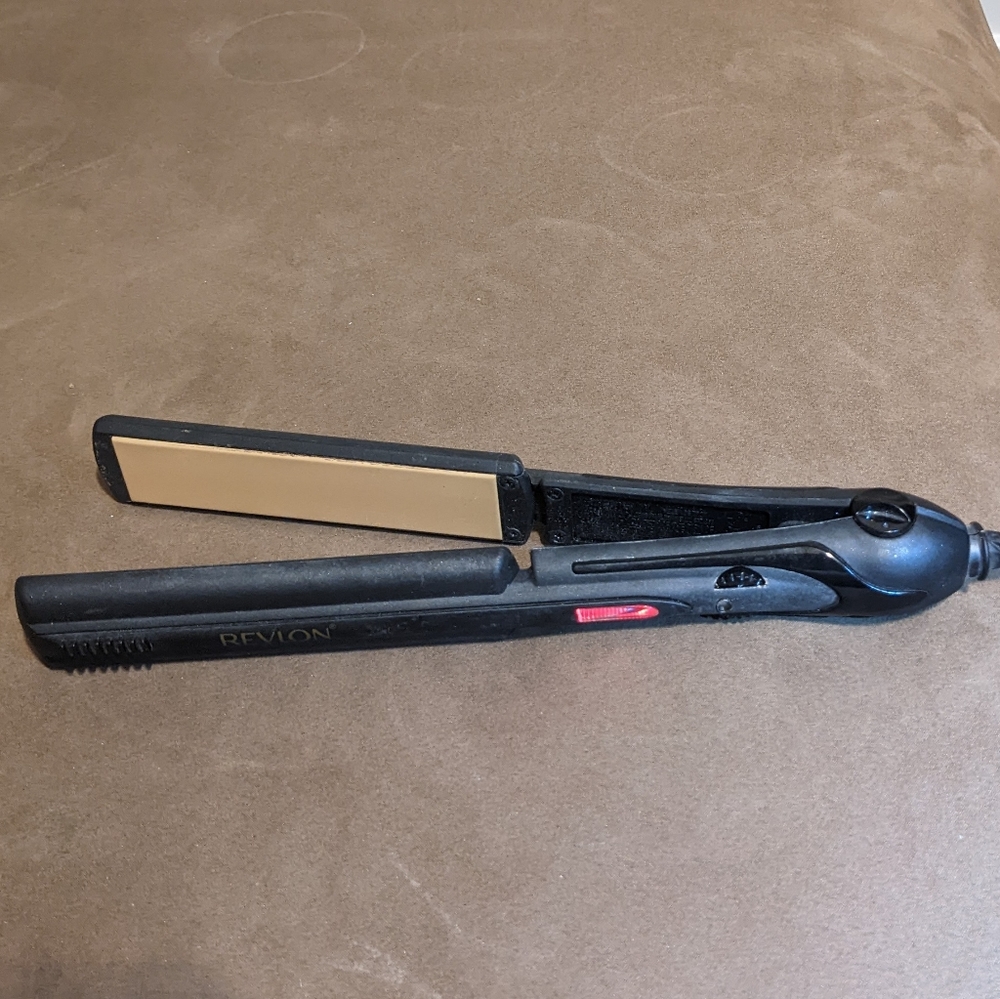 Revlon 💺 Flat Iron💺